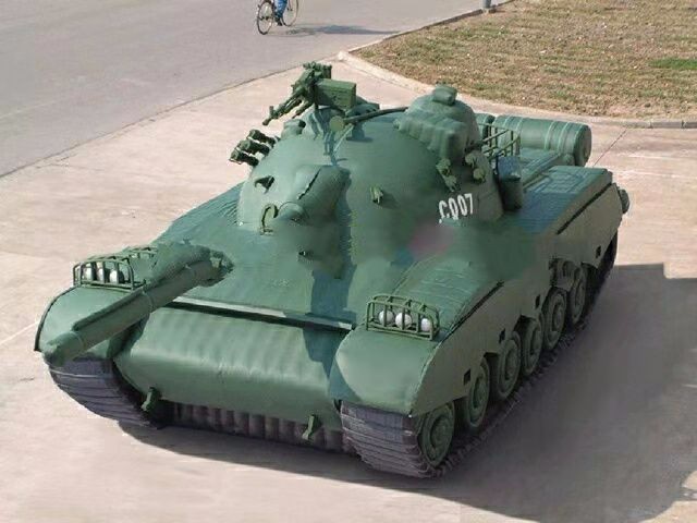 复兴军用充气坦克车